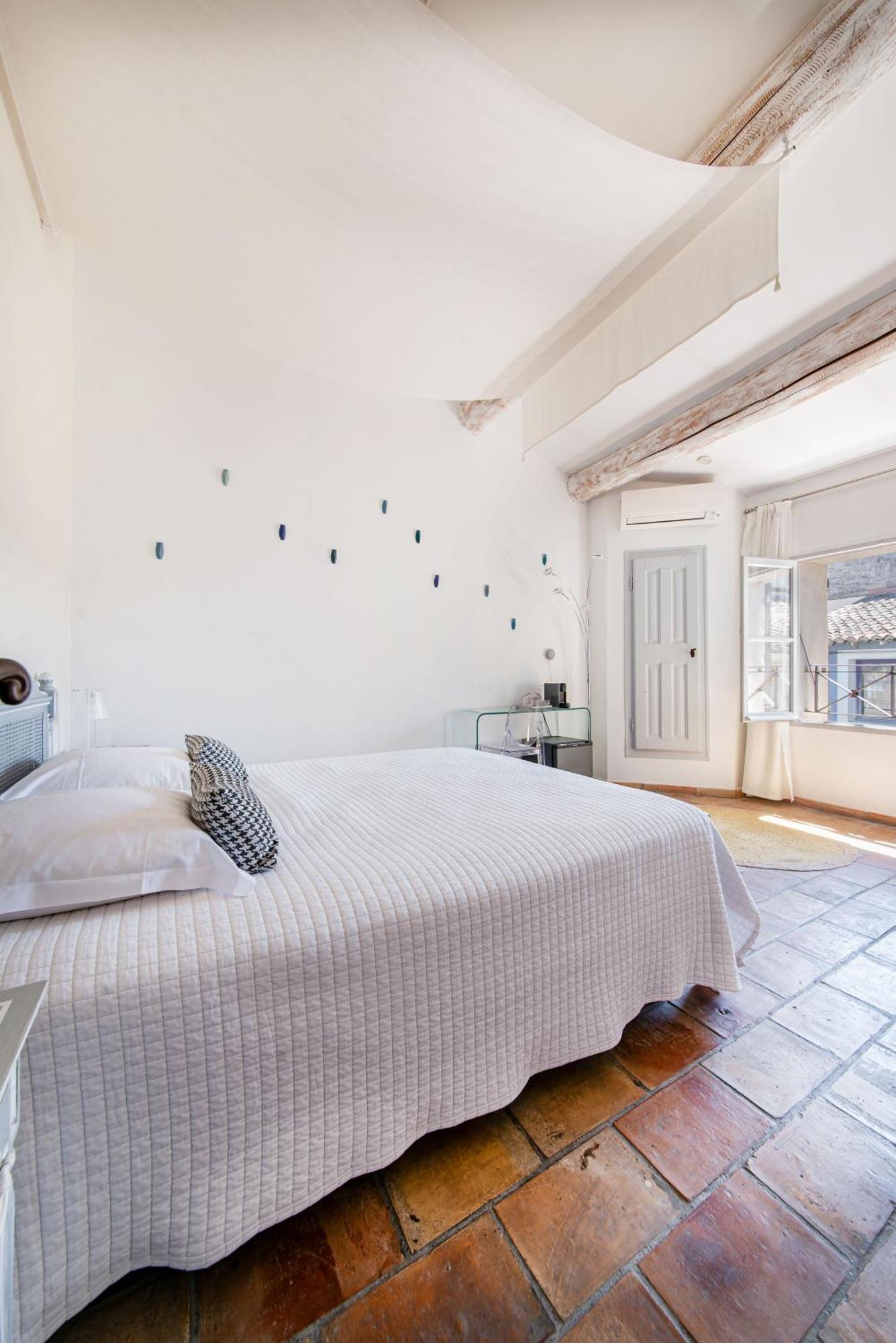 La Prevote - Hotel Particulier & Restaurant L'Isle-sur-la-Sorgue Exterior photo